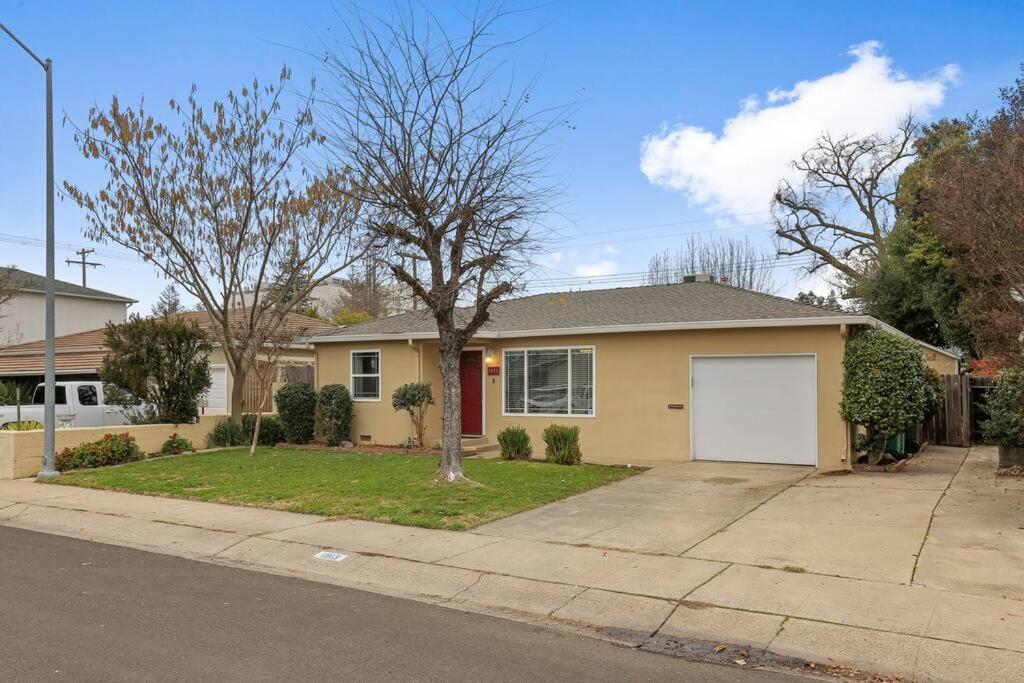 Robert St Cottage, Near Lodi Lake エクステリア 写真